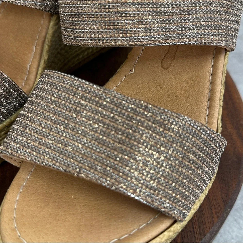 Seychelles Downtime Wedge‎ Sandals 8 1/2 Rose Gold Metallic